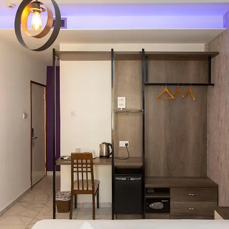 St Elena Boutique מלון
