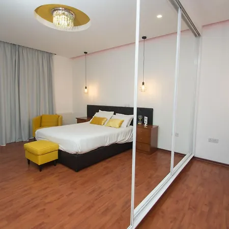 St Elena Boutique מלון