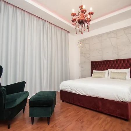 St Elena Boutique מלון