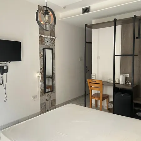 St Elena Boutique לרנקה