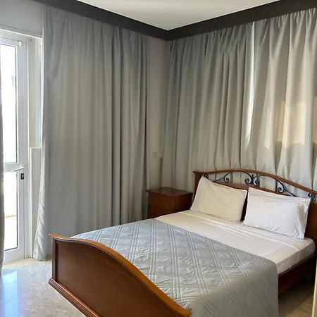 מלון St Elena Boutique לרנקה