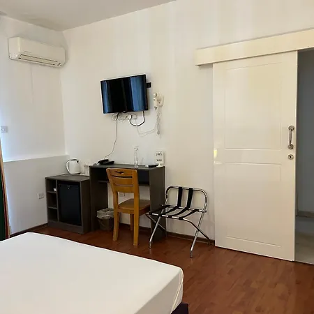 מלון St Elena Boutique לרנקה