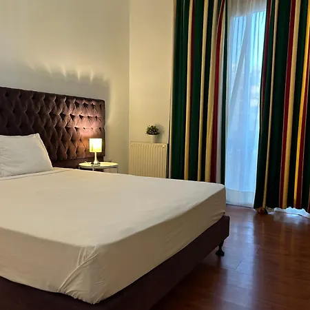 St Elena Boutique לרנקה