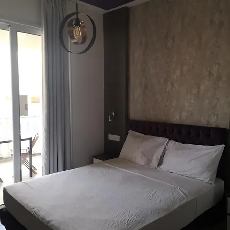 St Elena Boutique לרנקה