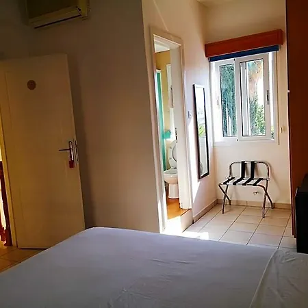 St Elena Boutique לרנקה