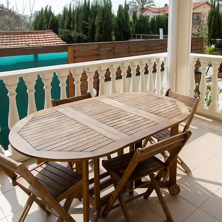 St Elena Boutique לרנקה