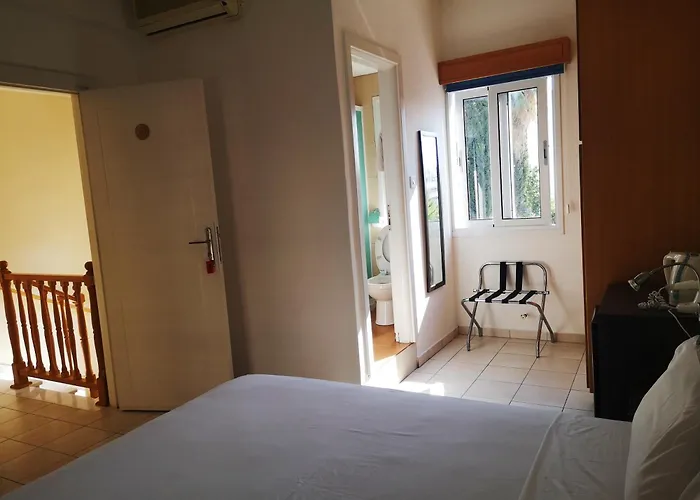 St Elena Boutique Lárnaca