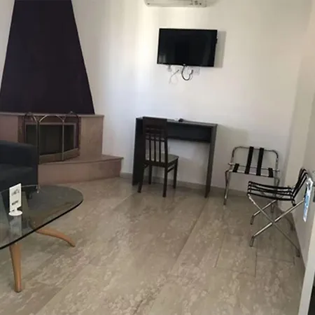 St Elena Boutique מלון לרנקה